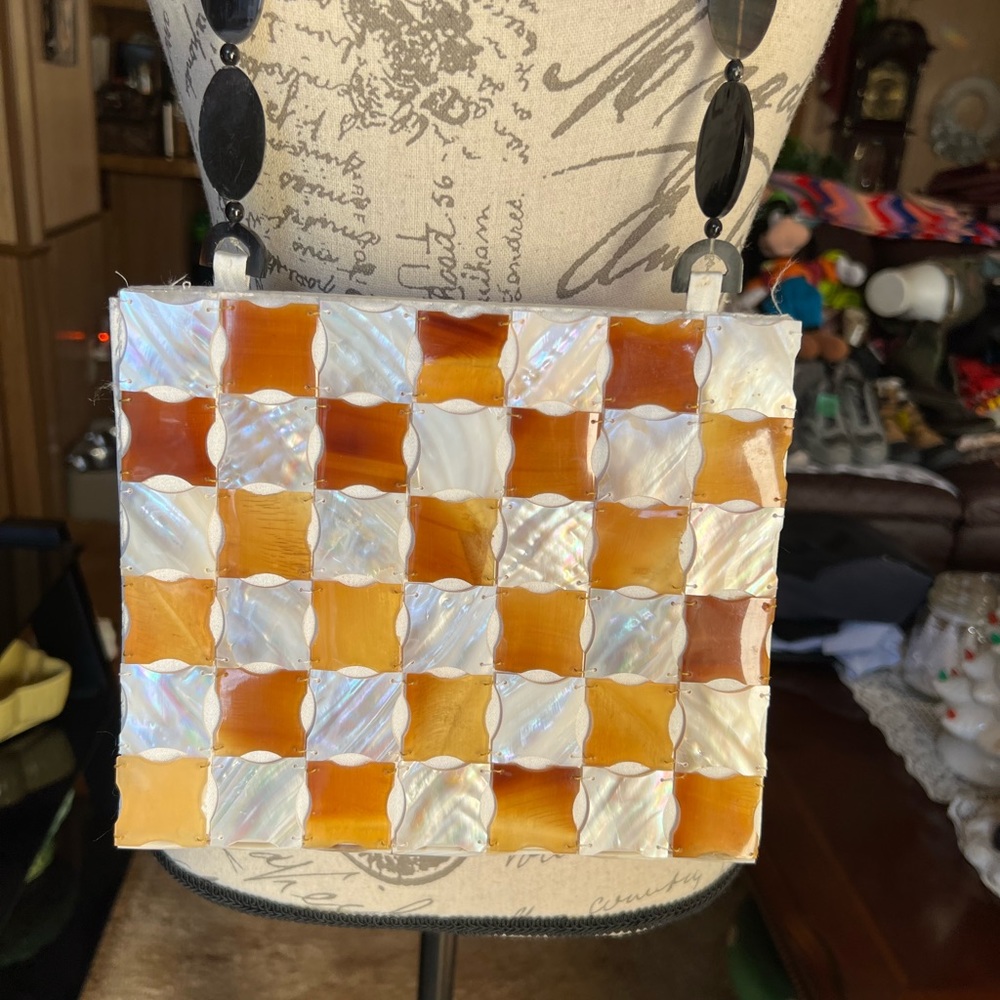 Vintage Mad Bags sea shell π and mother of pearl sewn squares shoulder purse. - Picture 6 of 17